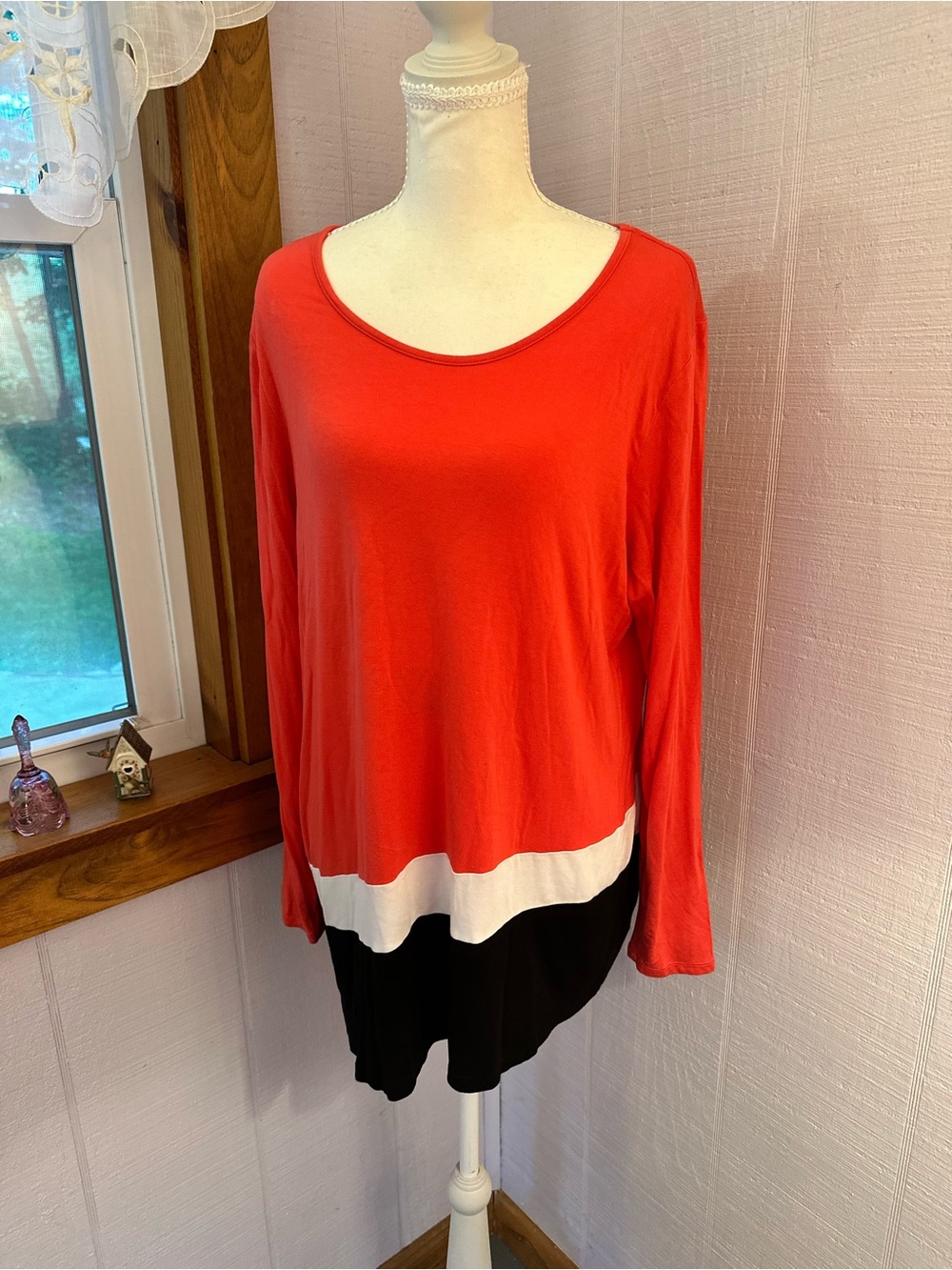 Sunday Colorblock Long-Sleeve Scoop Neck Top - Red/White/Black